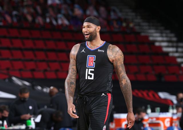 拥有广泛的 拥有广泛的